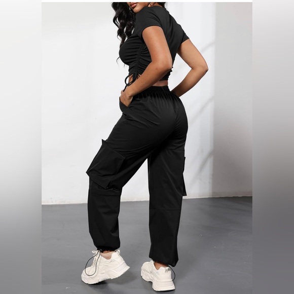 Women's 2 Piece Outfits Sets Casual Crop Top and Cargo Pants Sets with Pockets - Picture 2 of 4